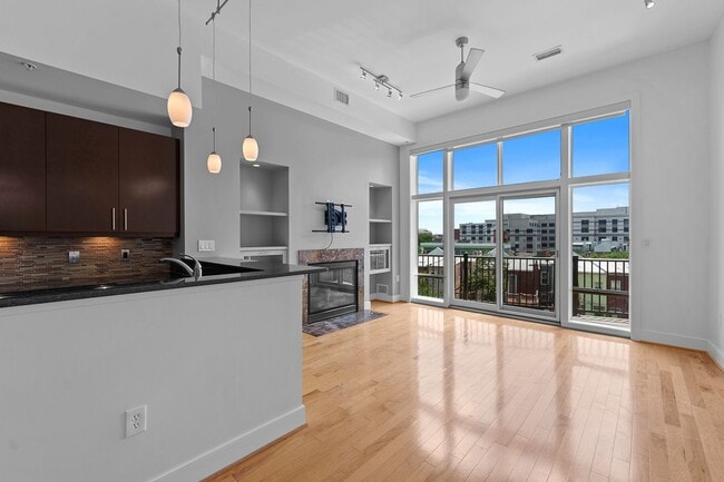 Building Photo - 1336 Belmont St NW Unit 201