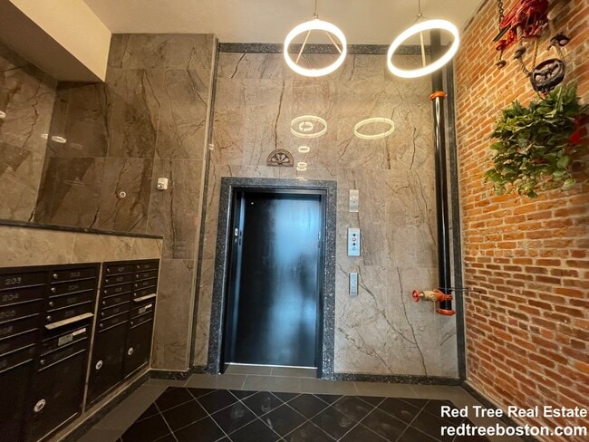 Photo - 1028a Commonwealth Ave Unit 203