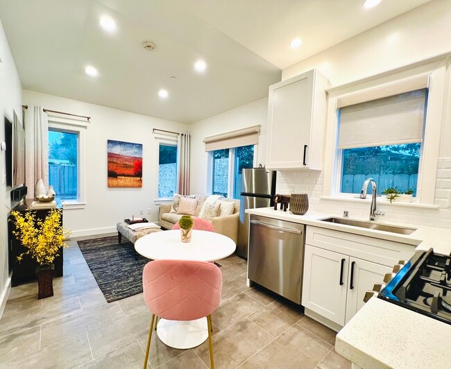 Living room - 4206 Pomona Ave