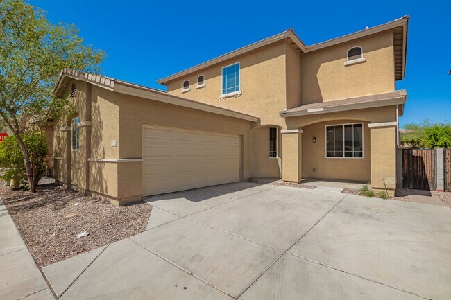 Building Photo - Endless Potential, Perfect Location — Make... Rental