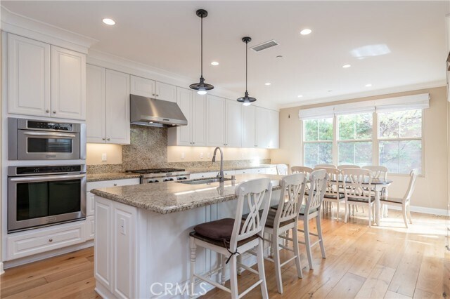 Photo - 216 Bancroft