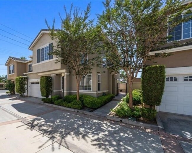 Building Photo - 7805 Garfield Ave