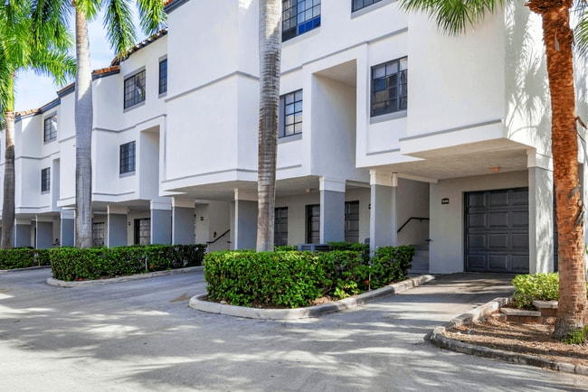 Promenade at Aventura Apartments