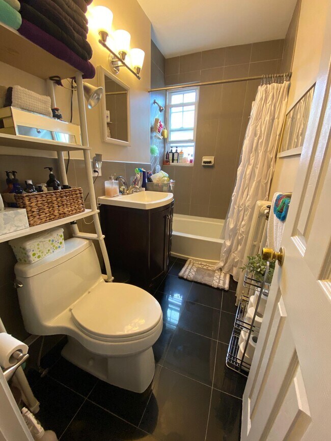 Photo - 22 Chiswick Rd Unit 9