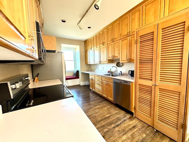 Photo - 4 Monument Sq Unit 6