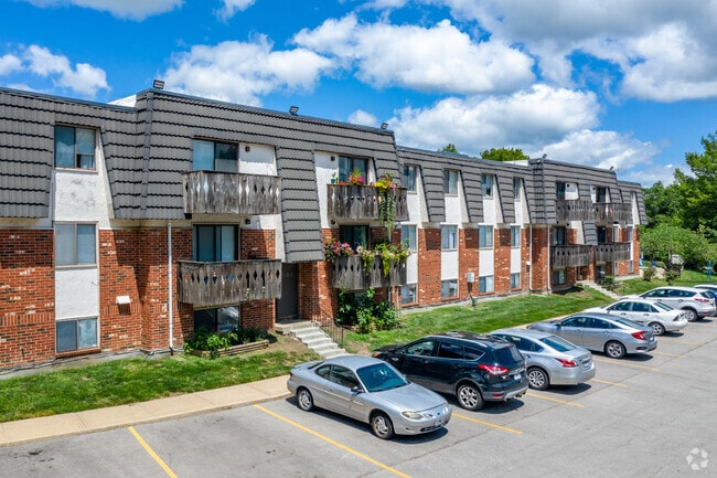 Summit East Plaza Apartments