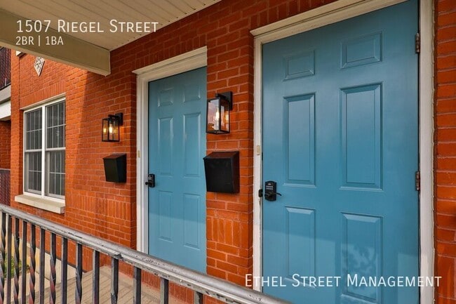 Photo - 1507 Riegel St