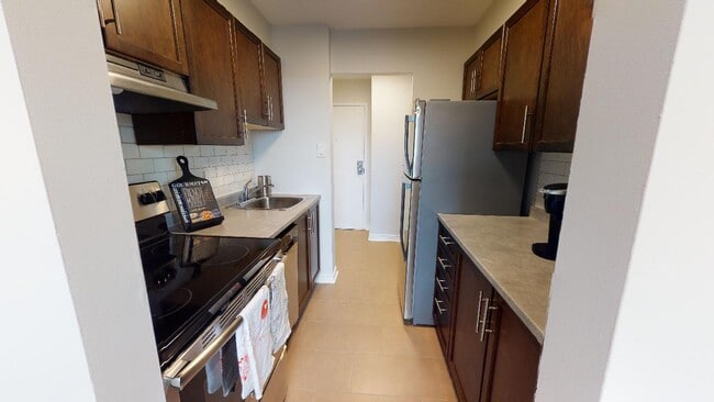 Photo - 860 Blackthorne