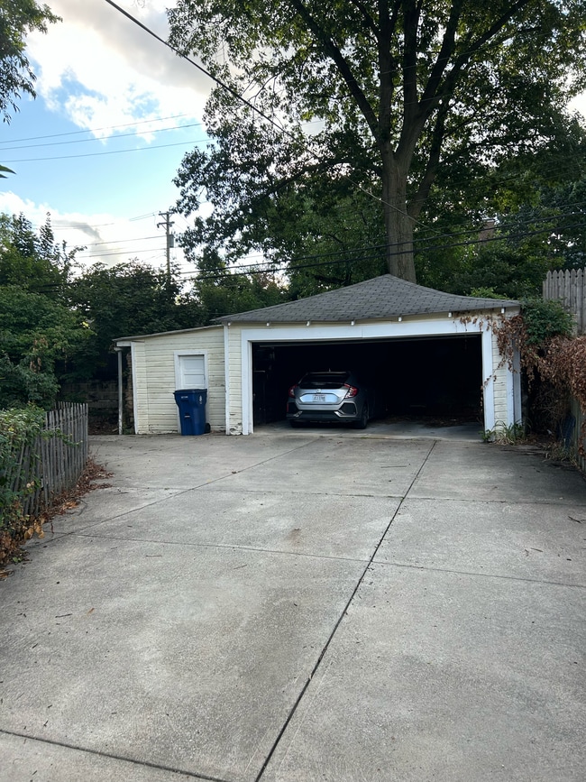 Included Covered Parking - 2207 Grandview Ave Unit 2207