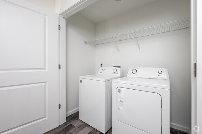 2BR, 2BA - 1,035SF - Laundry
