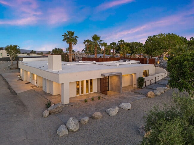 Building Photo - 41750 Hermitage Dr Rental