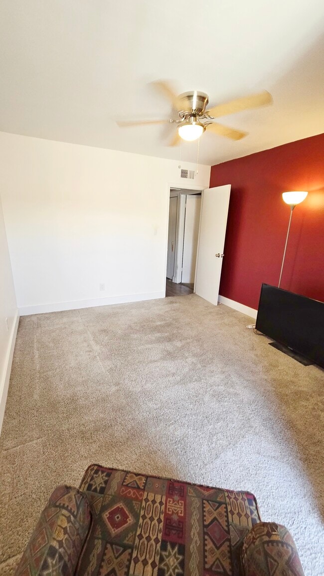 Building Photo - 1718 E Campbell Ave Unit 18
