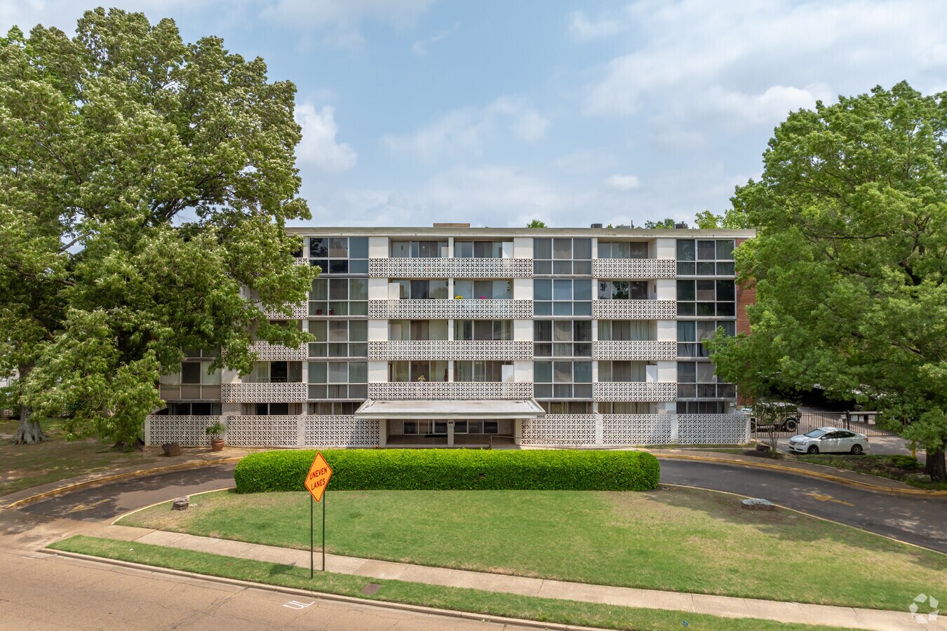Photo - The Commodore Apartments