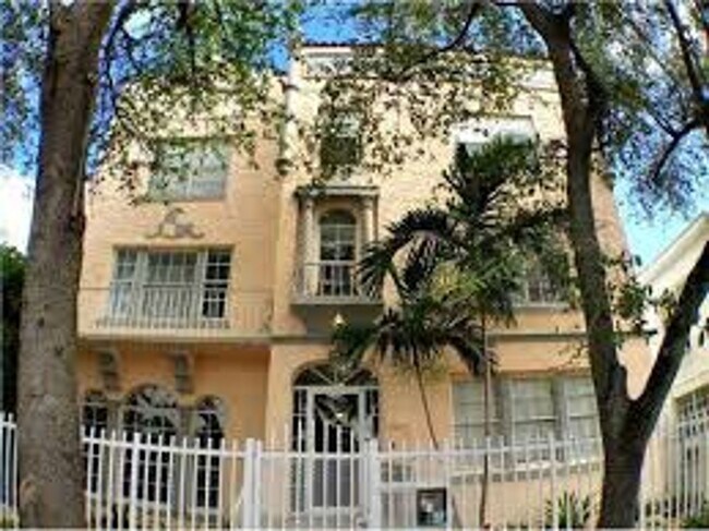 Photo - 1 Bedroom Across from Flamingo Park - Minu... Unit 1319-103