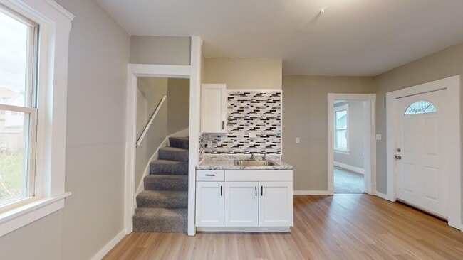 Building Photo - 3218-22 Walton Unit 3220 - Rear House