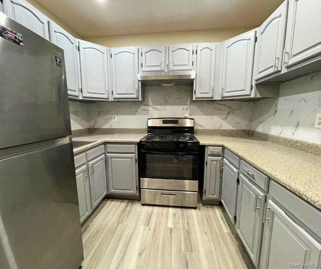 Photo - 824 Herkimer St