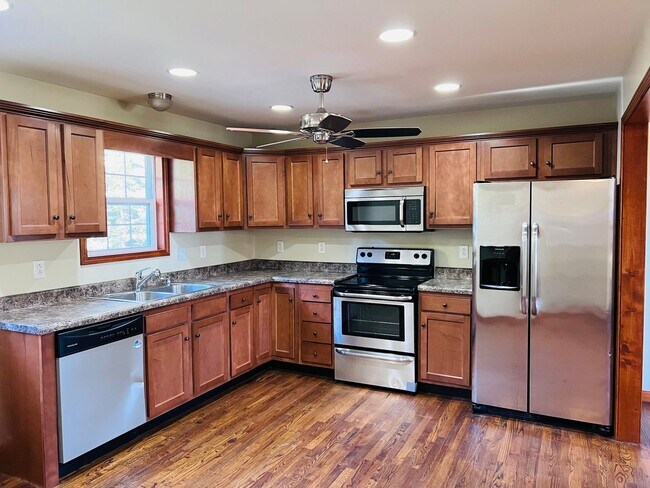 Photo - 2 bed 1.5 Bath Single Family Home