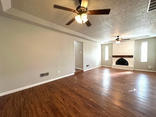 6911 Gary Ave