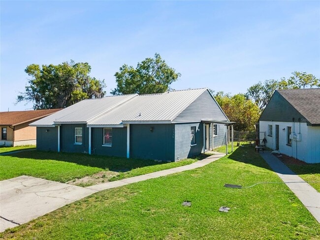 Building Photo - 1336 Fairway Dr