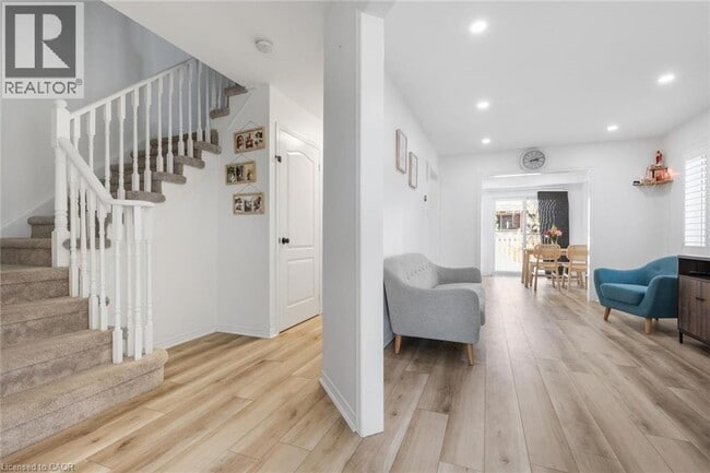Photo - 30 Harnesworth Crescent