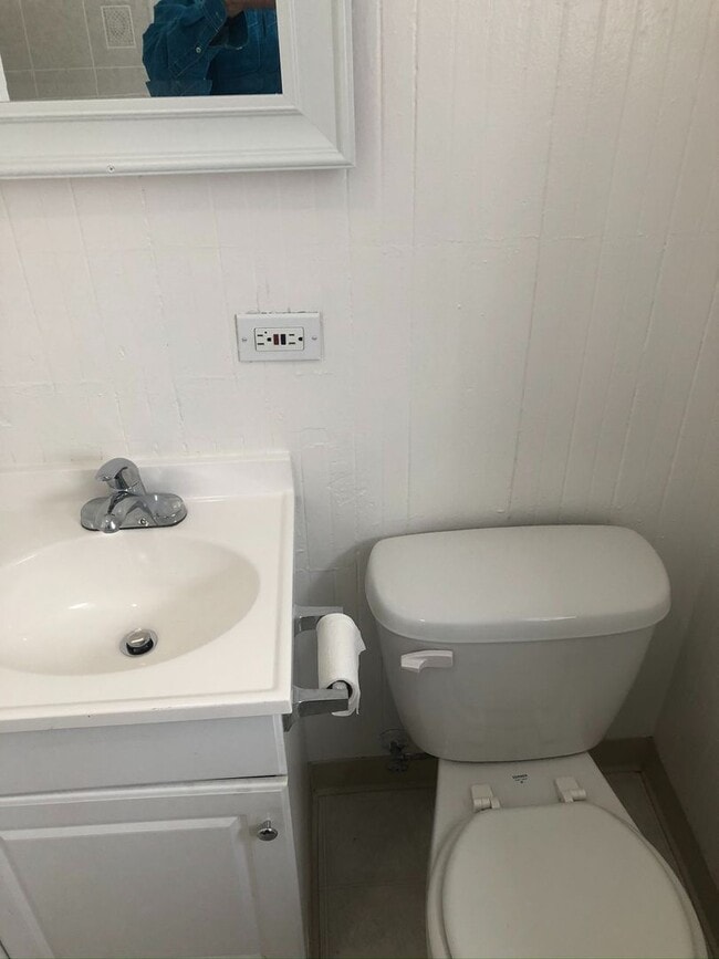 Photo - 2 Bedroom, 1 Bath in the Heart of the Miss...