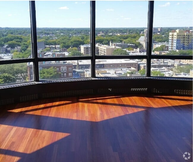 Building Photo - 5415 N Sheridan Rd Unit 1711 Rental