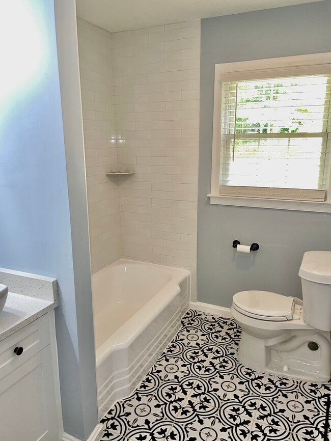 Photo - Bright and Modern 3 Beds 2.5 Baths Townhom...