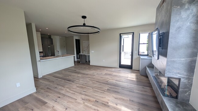 Building Photo - Rhine House Lofts Unit RH Loft 5