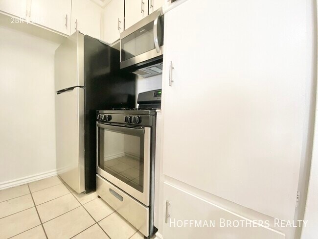 Photo - 5726 Camellia Ave Unidad 305A