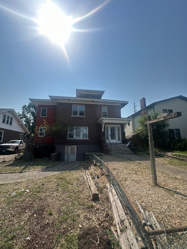 Building Photo - 1709 S 5th St Unit 3
