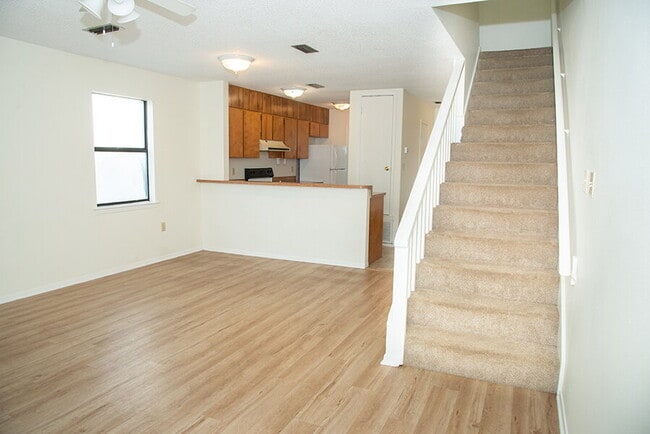 Photo - "Charming Townhouse on Hollywood Blvd with Spacious 1156 Sq Ft Layout!"