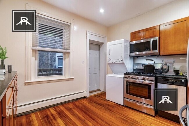 Building Photo - 4 bedroom in Boston MA 02130 Unit 2 Rental