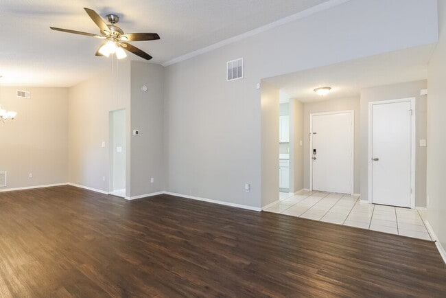 Photo - 2739 Sumba Ave