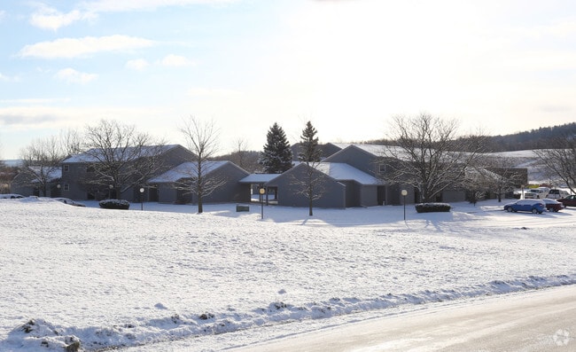 Emerald Court Apartments