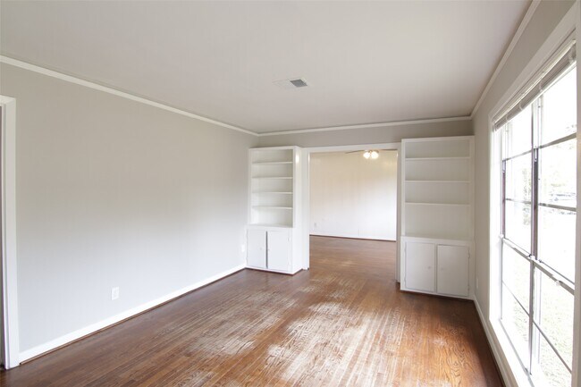 Photo - 6915 Edgemoor Dr