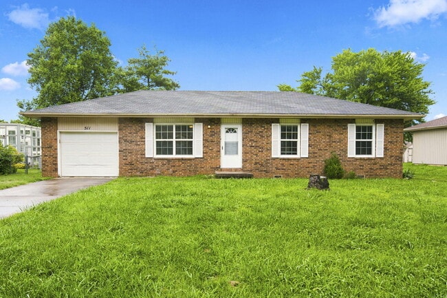 Building Photo - 511 E Dyann Dr