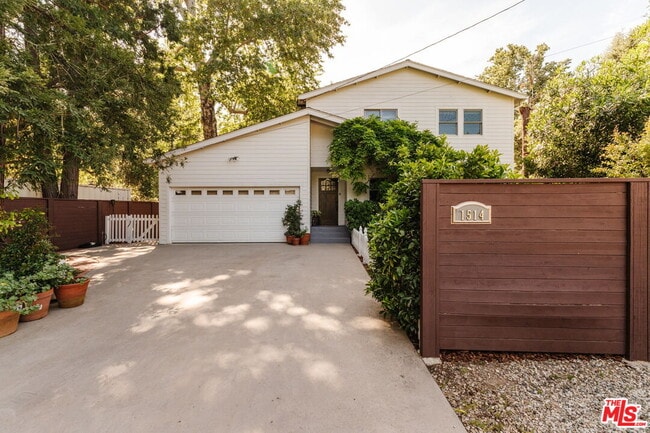 Building Photo - 1514 Willow Dr