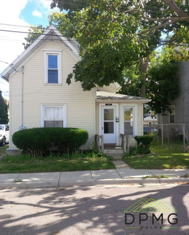 Building Photo - 129 Hill St