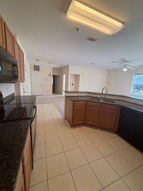 Photo - Luxurious 2 Bed/2 Bath Condo with Spectacu... Unidad 201 - 1