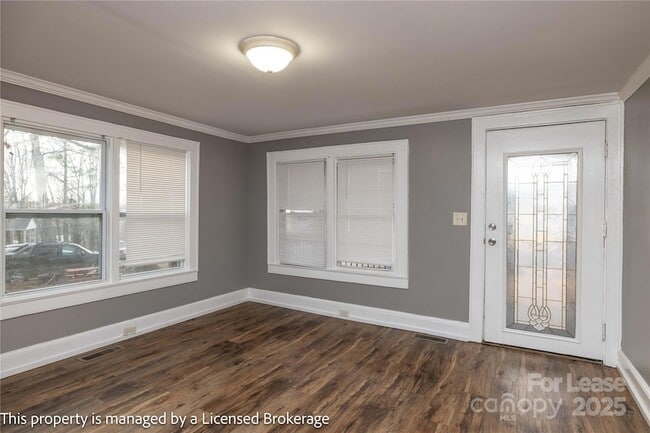 Photo - 757 S 5th St