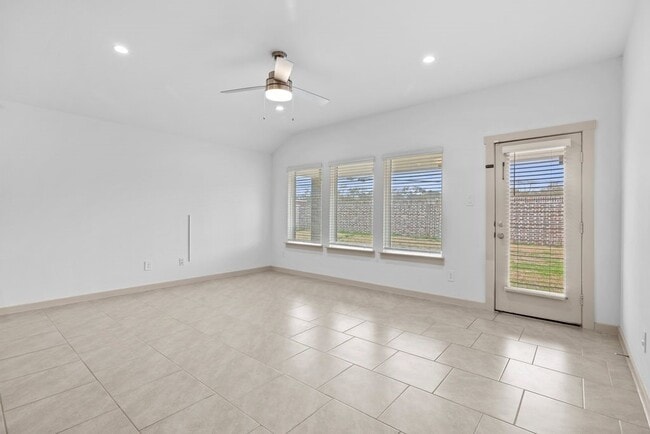 Building Photo - 4903 Pne Hvn Ln