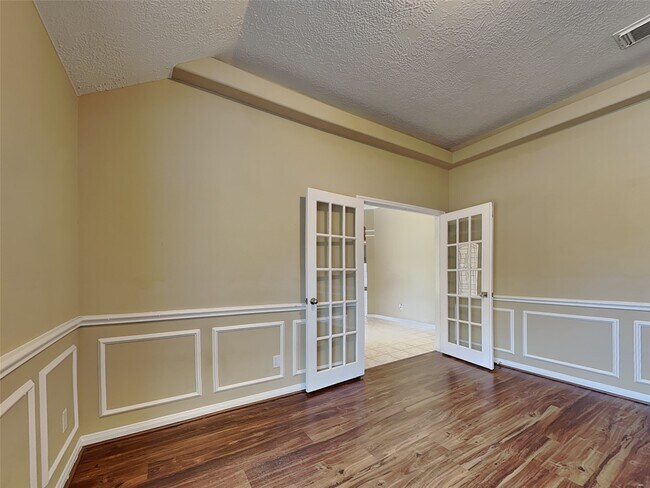 Photo - 17302 Lonesome Dove Trail