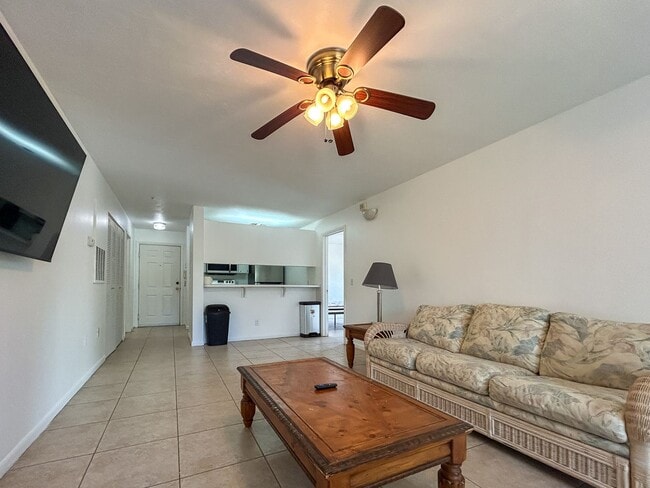 Photo - ROOM FOR RENT Charming 1/1 in University T...