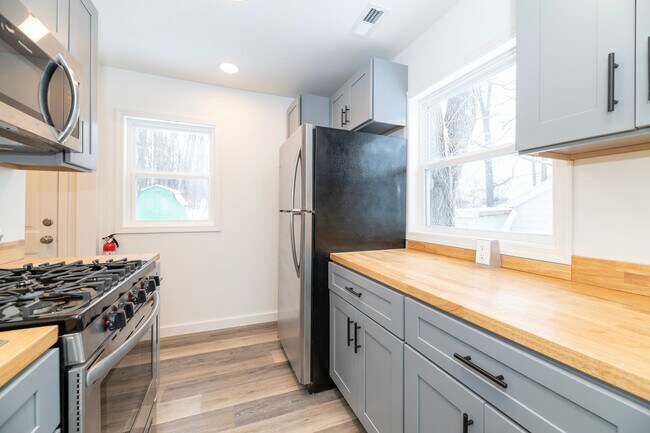 Photo - 420 Forest St