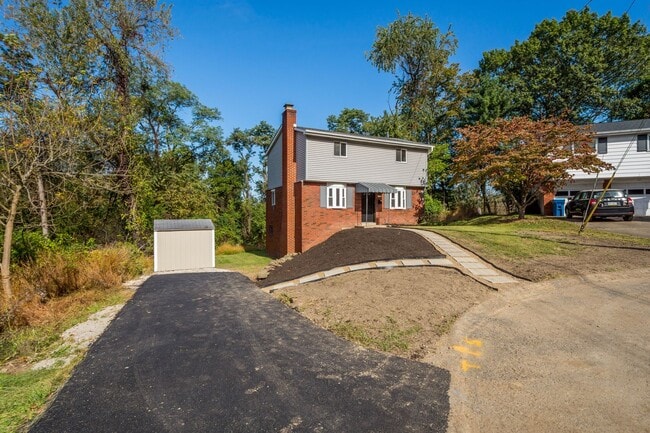 Photo - AVAILABLE NOW – Move In Today! NEWLY RENOV...