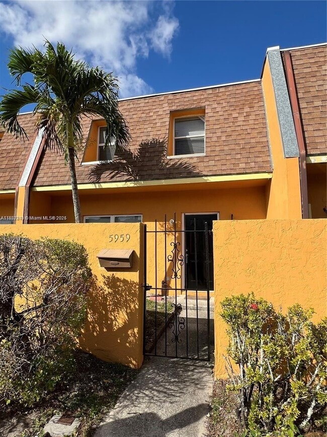 Building Photo - 5959 NW 28th St Rental