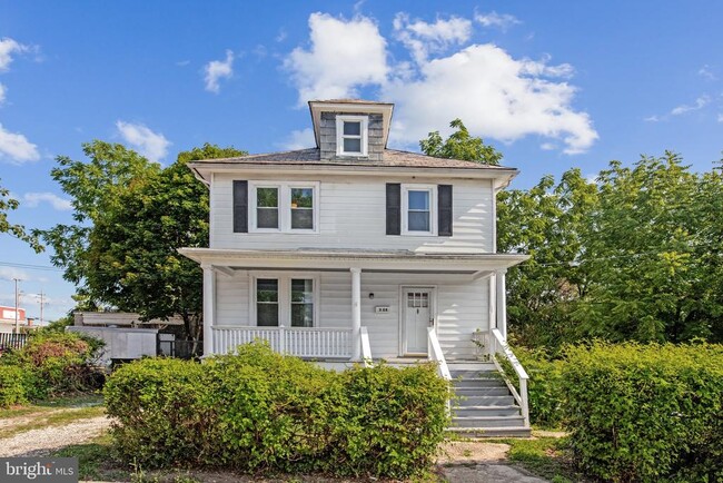Building Photo - 508 Cording Ave