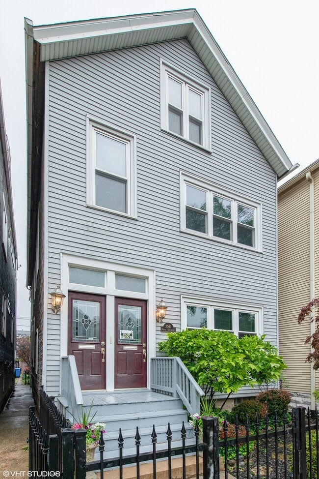 Building Photo - 3041 N Southport Ave Unit 1