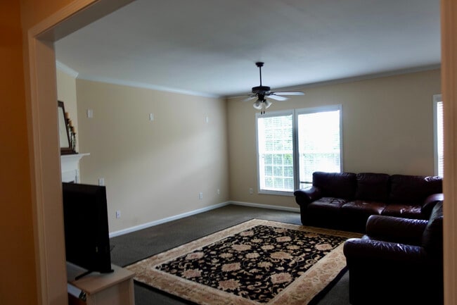 Photo - 3304 Chastain Gardens Dr NW