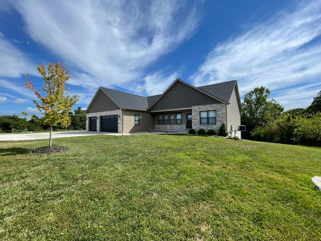 Photo - Beautiful 3 Bed / 2 Bath Home with 3-Car G...